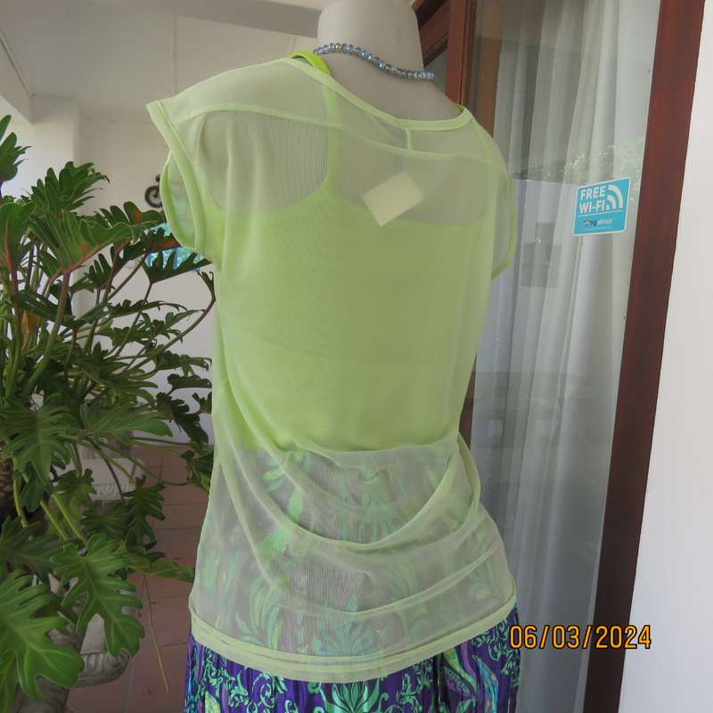 Sheer poly-nylon applegreen sheer top with darker green cami. Size 34