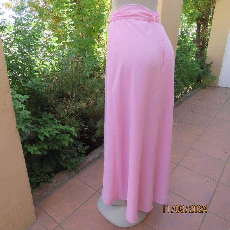 Boutique made A-Line pink textured glitter polyester lined long skirt. Size 40. As new
