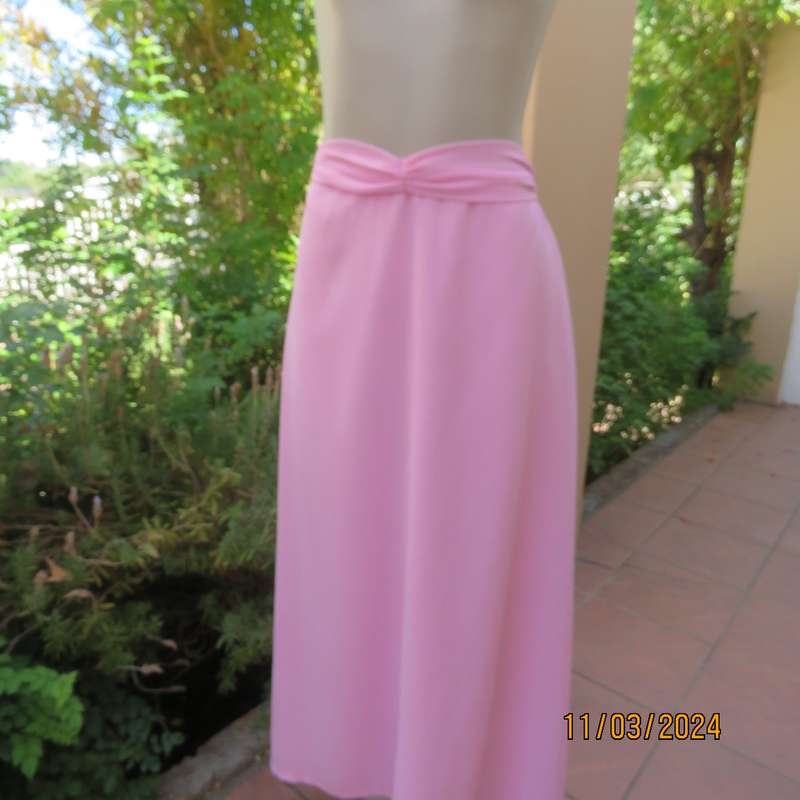 Boutique made A-Line pink textured glitter polyester lined long skirt. Size 40. As new