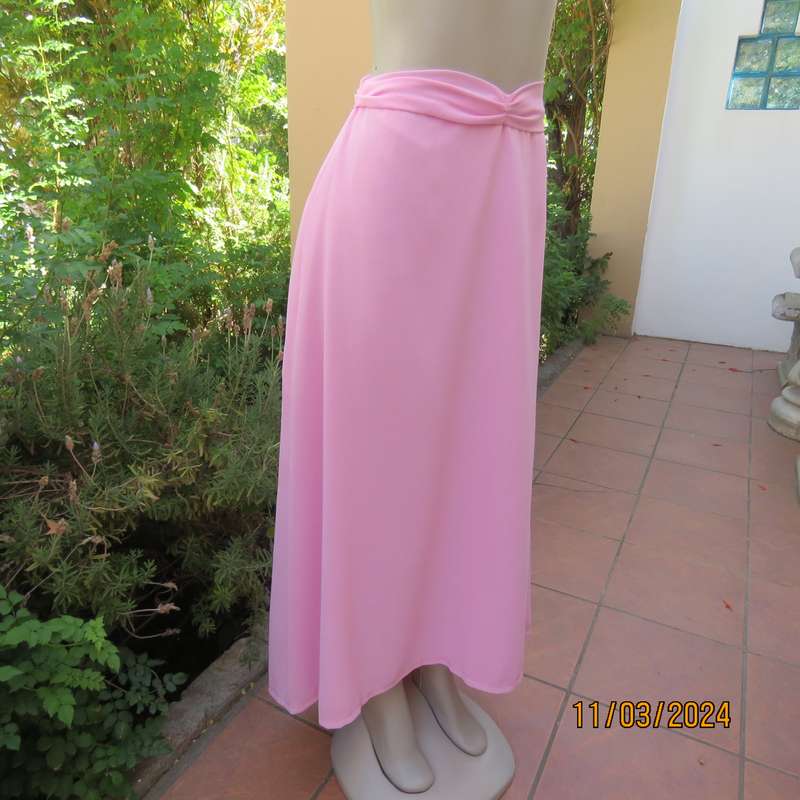 Boutique made A-Line pink textured glitter polyester lined long skirt. Size 40. As new