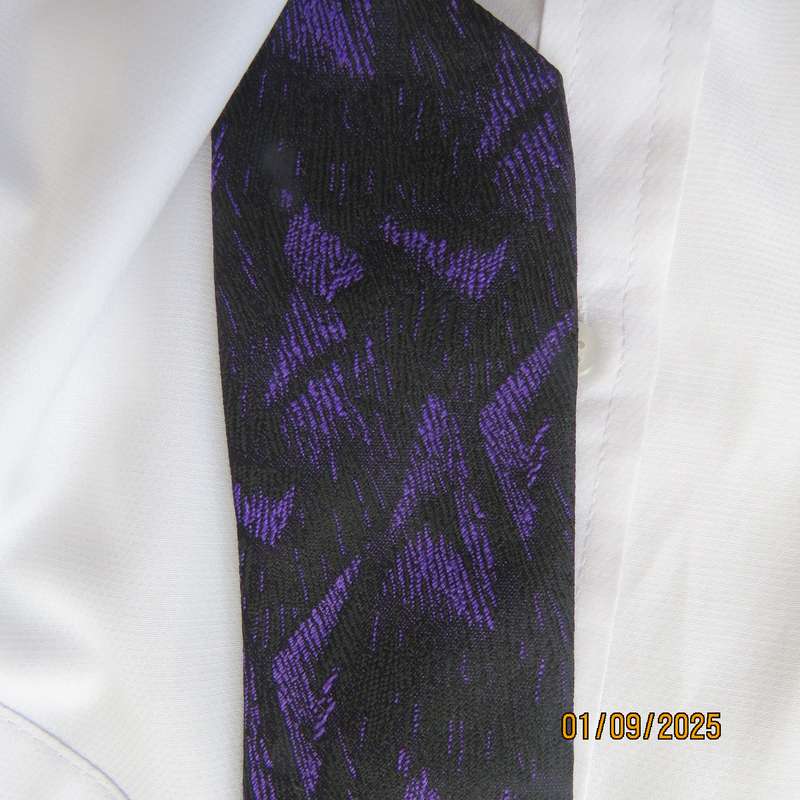 DAVID JONES smart white cotton slim fit shirt size 42 neck. Chest 107cm. Tie included. As new