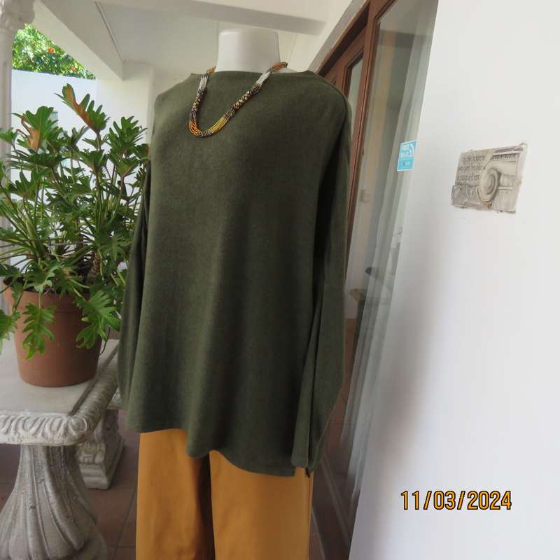 EDITION dark olive green long sleeve soft warm poly-rayon stretch top. Oversized 42-44.