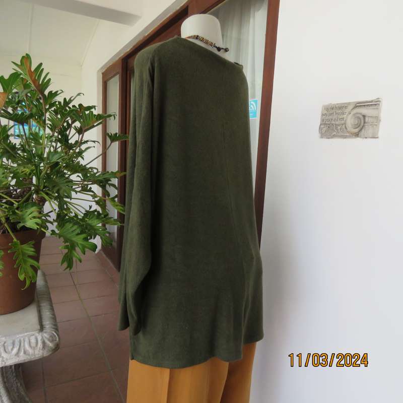 EDITION dark olive green long sleeve soft warm poly-rayon stretch top. Oversized 42-44.