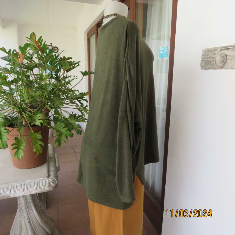 EDITION dark olive green long sleeve soft warm poly-rayon stretch top. Oversized 42-44.