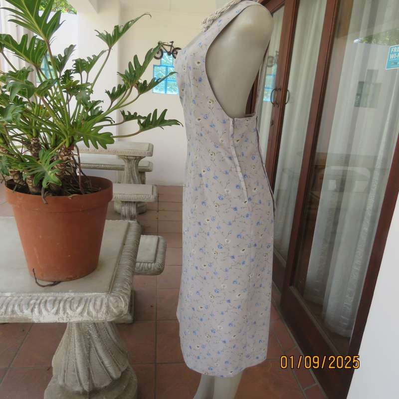 Unique silver grey with blue-white tiny flower pattern polyester dress. Size 35. Low back
