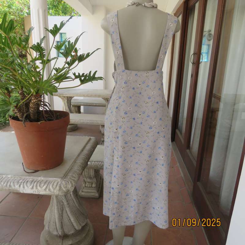 Unique silver grey with blue-white tiny flower pattern polyester dress. Size 35. Low back
