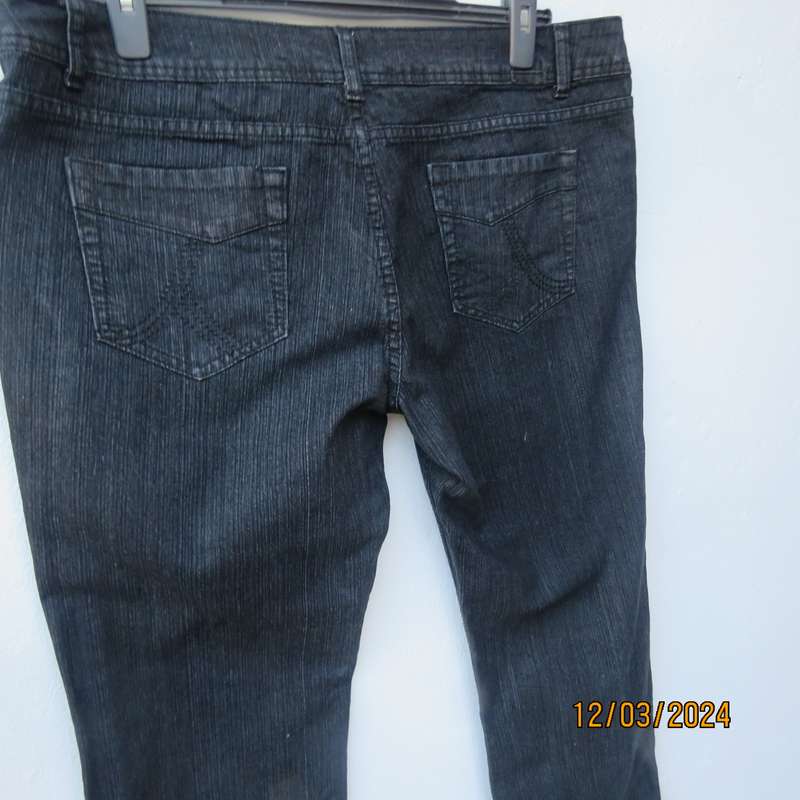 NEWS dark navy denim jeans in polycotton stretch. Bootleg. Size 42. As new