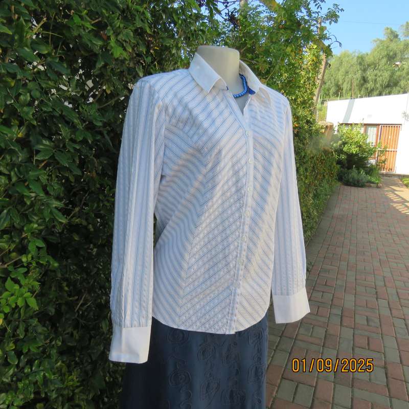 MILADY'S fabulous white long sleeve bubble polycotton top. Blue stripes. Size 38.As new cond.