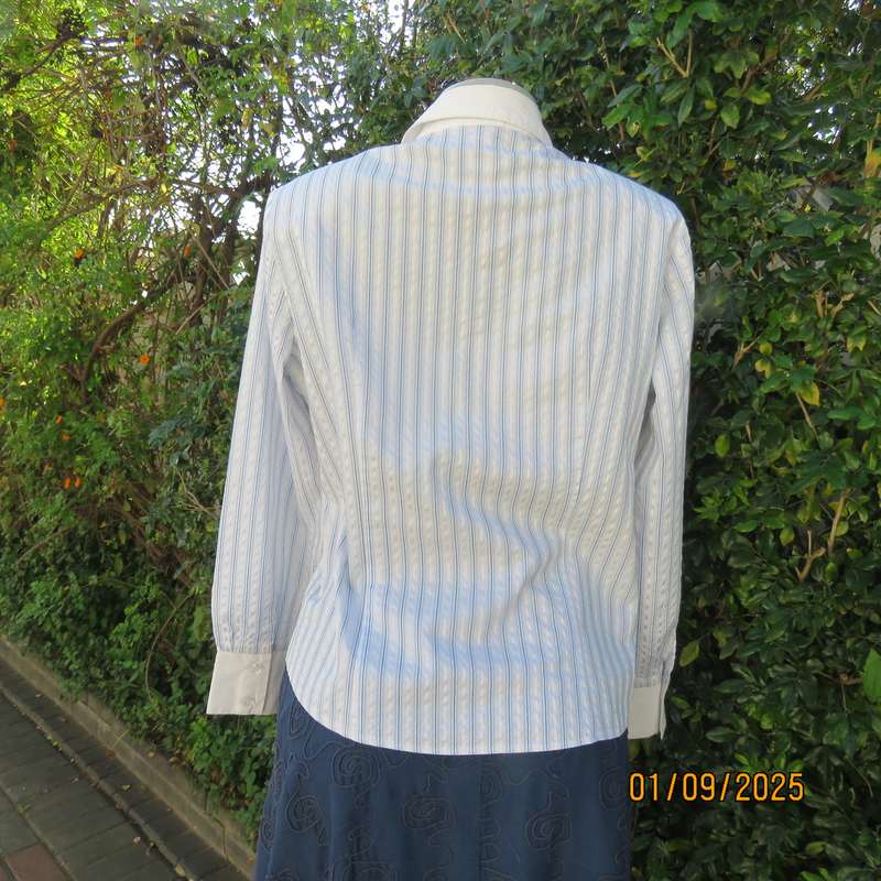 MILADY'S fabulous white long sleeve bubble polycotton top. Blue stripes. Size 38.As new cond.