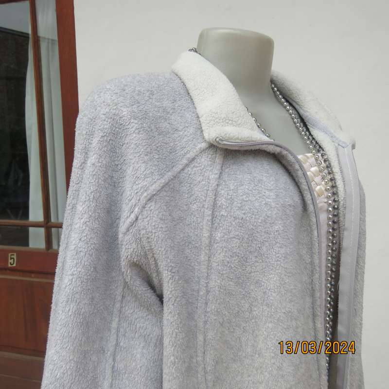 Silver grey - cream zip up warm brushed polyester long sleeve jacket. Size 42