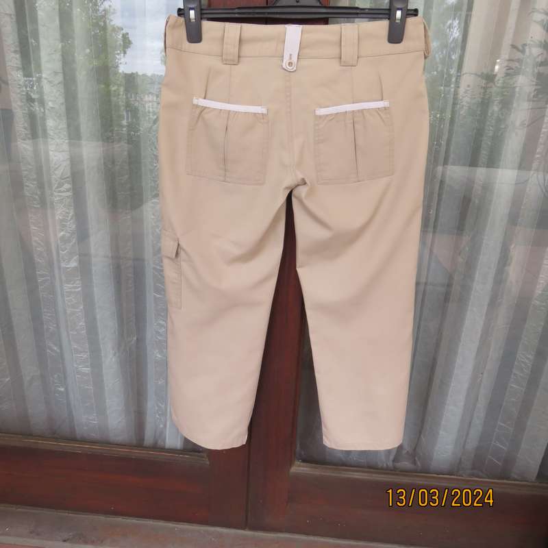 Rich cream polycotton cropped low rise pants. Petite size 34. As new condition
