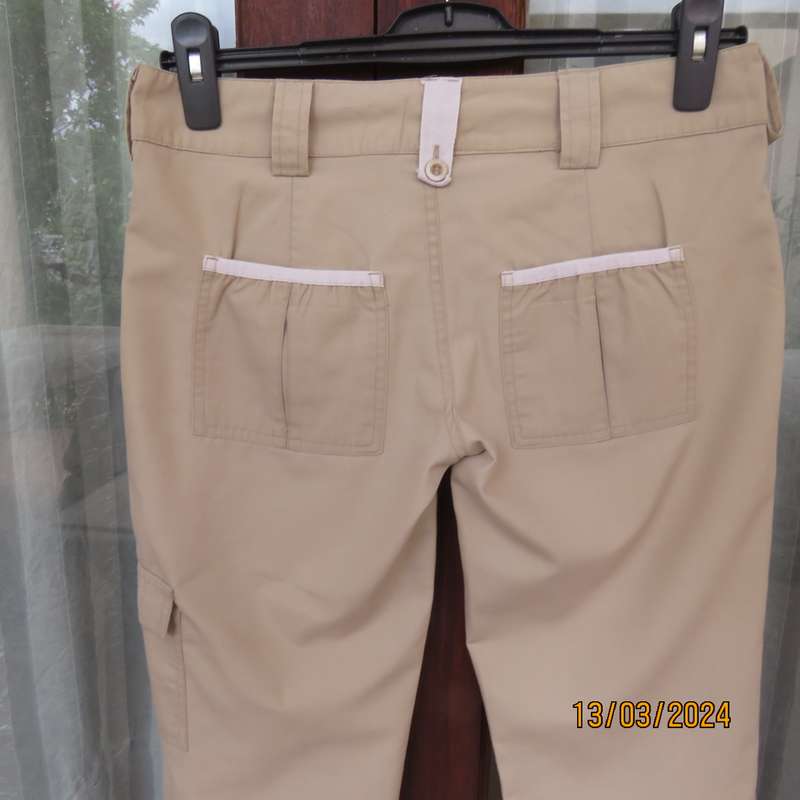 Rich cream polycotton cropped low rise pants. Petite size 34. As new condition