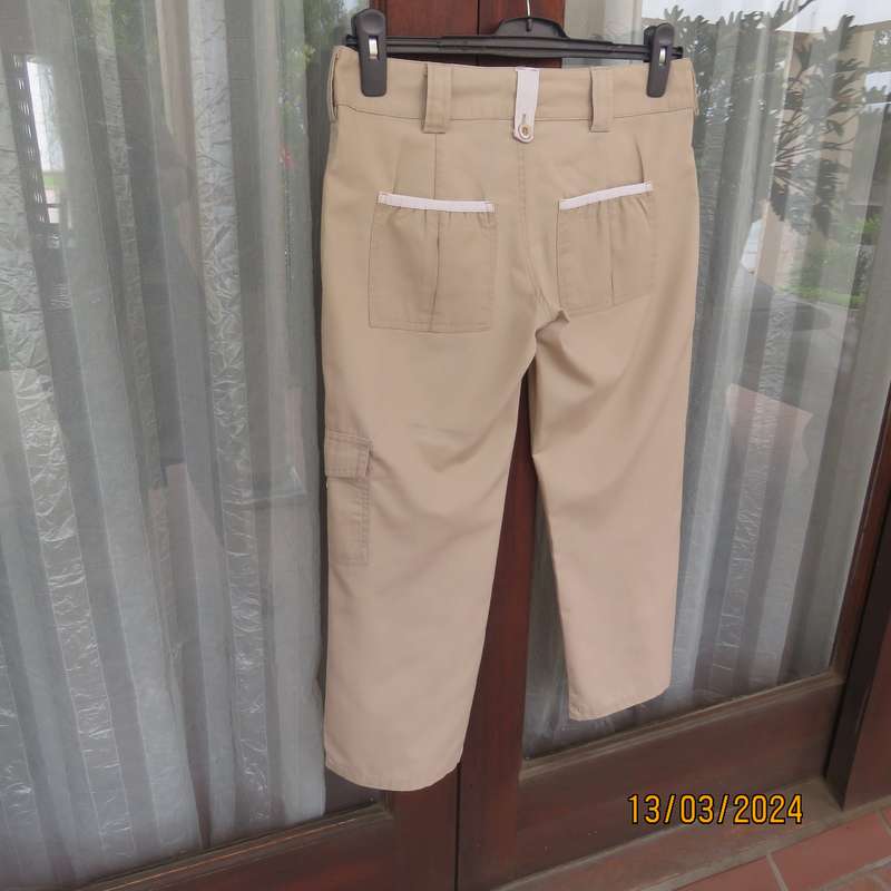 Rich cream polycotton cropped low rise pants. Petite size 34. As new condition