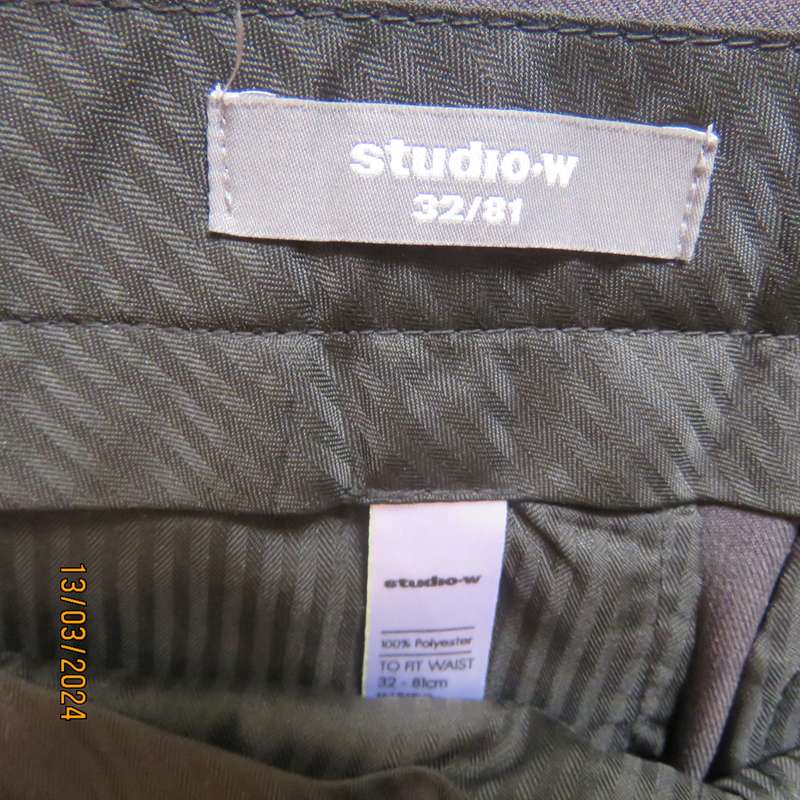 STUDIO W men's dark slate 100% polyester smart pants size 32. As new