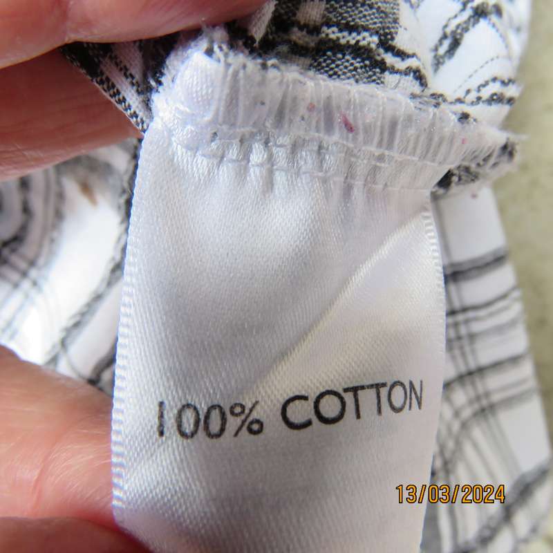 RENE TAYLOR black-white check 100% cotton long sleeve shirt size 42. Embossed.