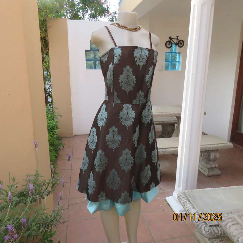BOUTIQUE made brown brocade dress with light turquoise baroque design and underlayer.Size 36.As new