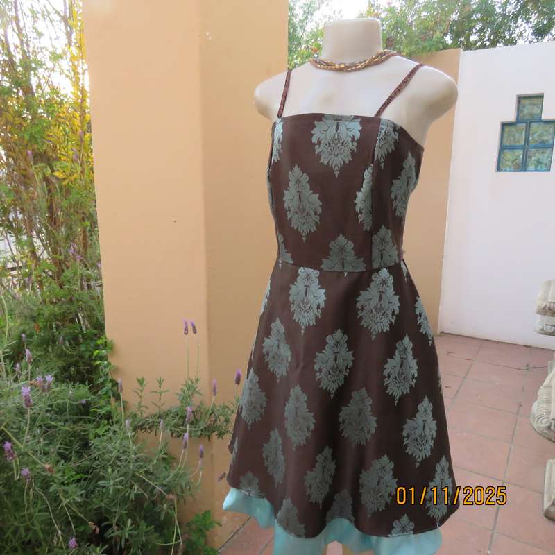 BOUTIQUE made brown brocade dress with light turquoise baroque design and underlayer.Size 36.As new