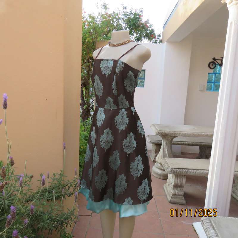 BOUTIQUE made brown brocade dress with light turquoise baroque design and underlayer.Size 36.As new