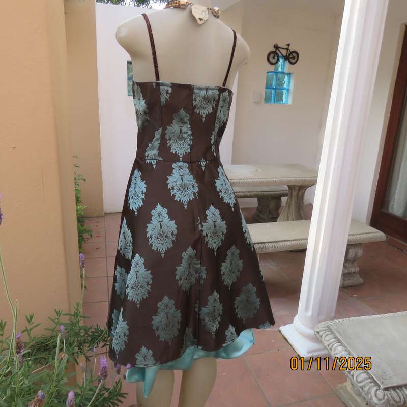 BOUTIQUE made brown brocade dress with light turquoise baroque design and underlayer.Size 36.As new