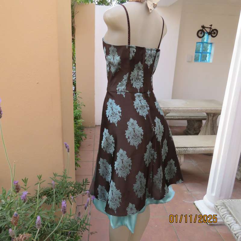 BOUTIQUE made brown brocade dress with light turquoise baroque design and underlayer.Size 36.As new