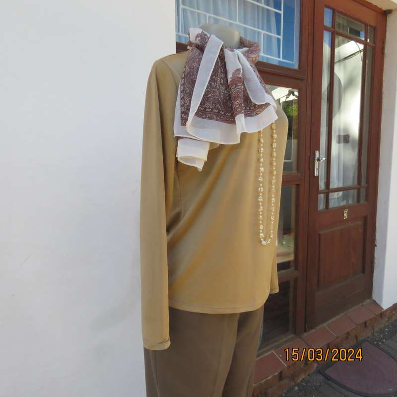MENGSI gold colour stretch lycra long sleeve slip over top size 36. As new condition.