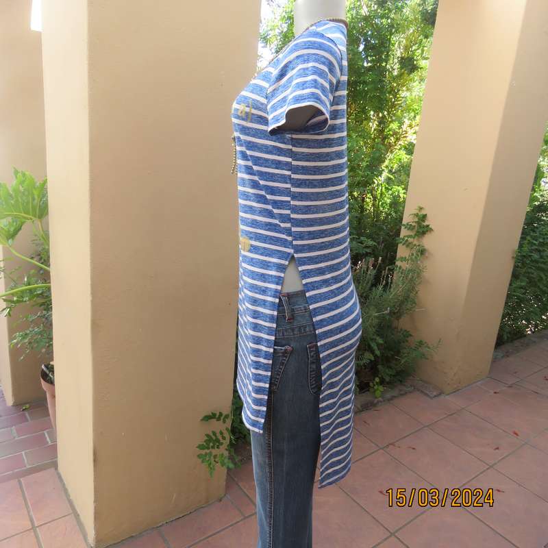 NOBILITY long blue-white horizontal striped slip over top. Size 30. In polycotton stretch.
