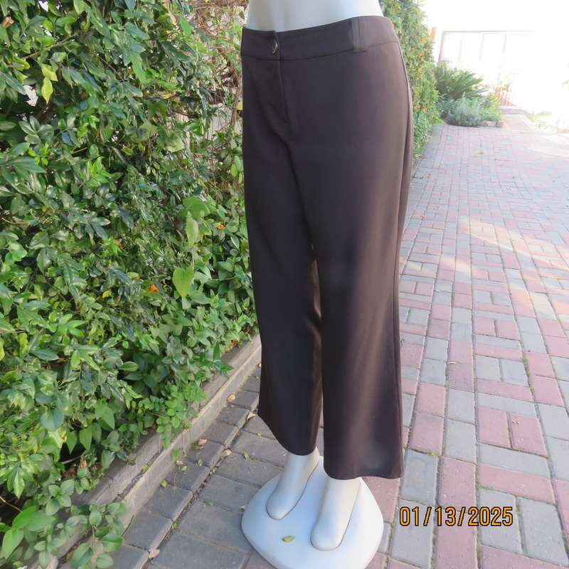 WOOLWORTHS dark brown polyester-viscose stretch straight legged pants.Size 38.Inner leg 74cm