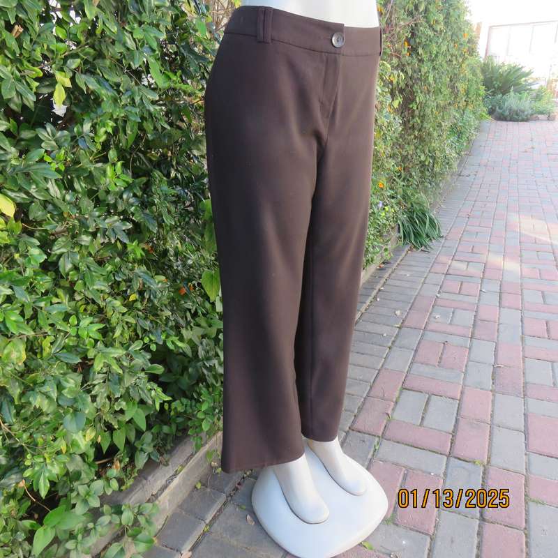 WOOLWORTHS dark brown polyester-viscose stretch straight legged pants.Size 38.Inner leg 74cm