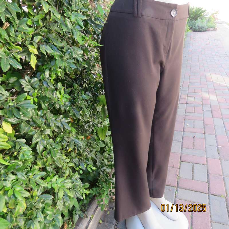 WOOLWORTHS dark brown polyester-viscose stretch straight legged pants.Size 38.Inner leg 74cm