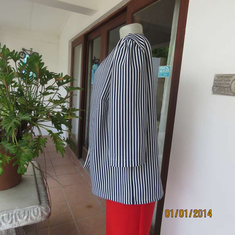 Boutique made navy-white heavy polyester open hanging striped top. Size 38
