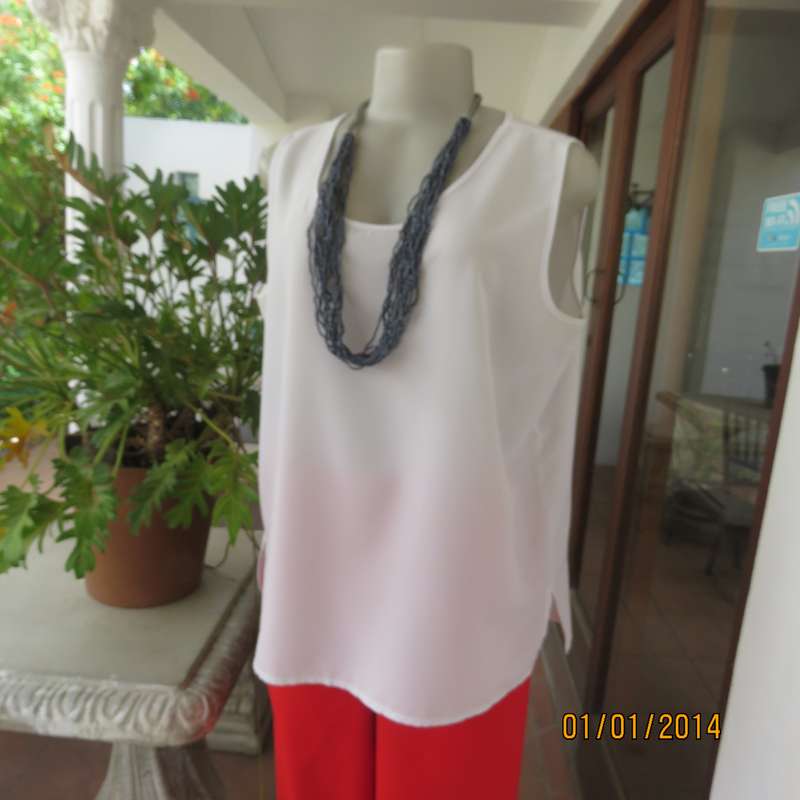 SAINT HONORE white silky polyester sleeveless cami style top. Size 40