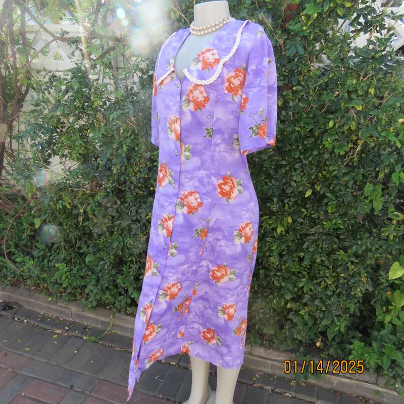 OWNER made vintage princess style dress in lavender with crimson roses. Button down.Size 42.