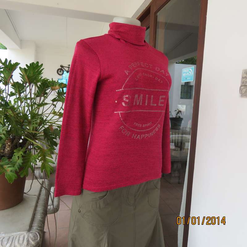 FRIENDS Inc dark magenta pink stretch polyester long sleeve poloneck top size 30.
