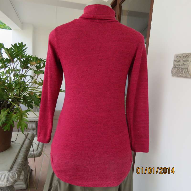 FRIENDS Inc dark magenta pink stretch polyester long sleeve poloneck top size 30.