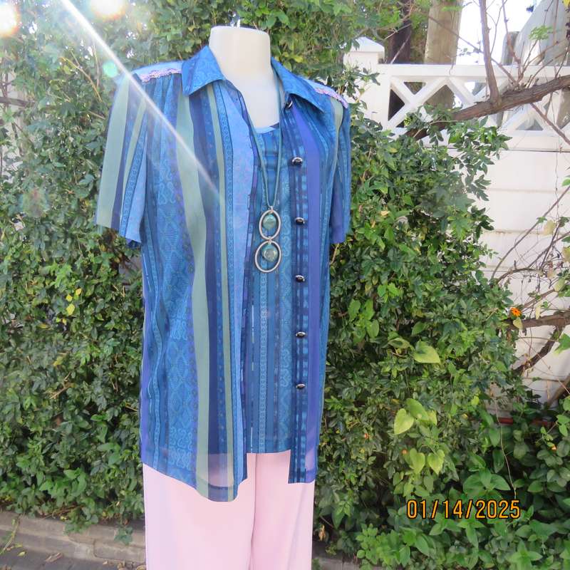 NUVELLE vintage 2 pc blouse set. Cami and button down top. In blue-purple-green lines. Size 36.