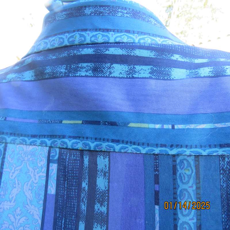 NUVELLE vintage 2 pc blouse set. Cami and button down top. In blue-purple-green lines. Size 36.