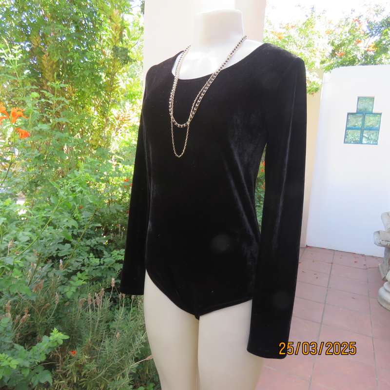 FOSHINI black velour-knit stretch long sleeve body suit size 38. Never used