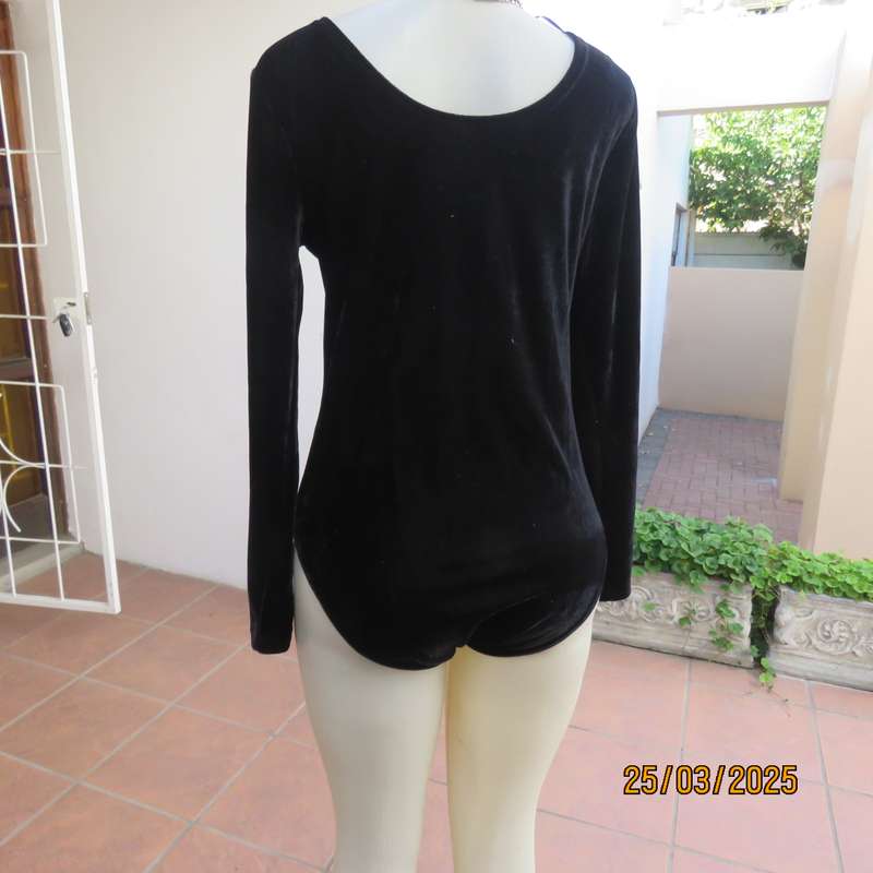 FOSHINI black velour-knit stretch long sleeve body suit size 38. Never used