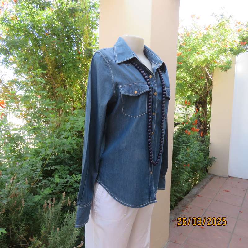 NEW FEELING blue denim long sleeve shirt size 36. Cowboy style. As new