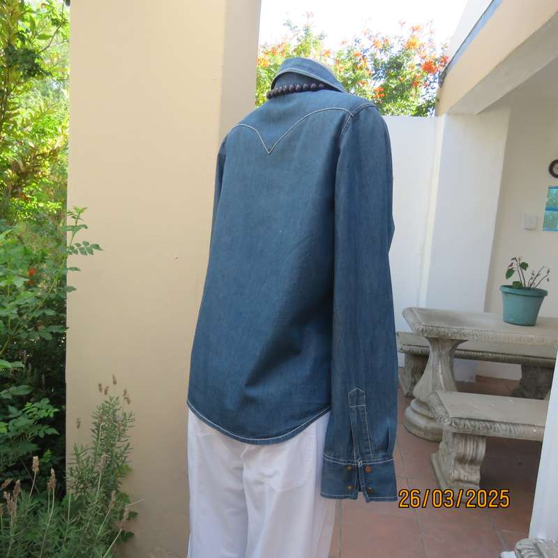 NEW FEELING blue denim long sleeve shirt size 36. Cowboy style. As new
