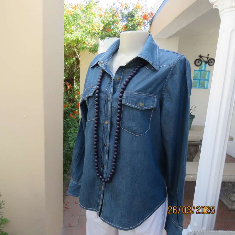 NEW FEELING blue denim long sleeve shirt size 36. Cowboy style. As new