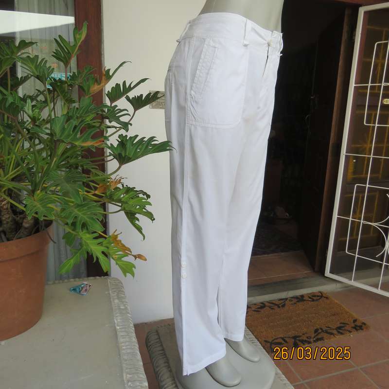 WOOLWORTHS snow white 100% cotton casual size 36 pants. Pockets back-front.
