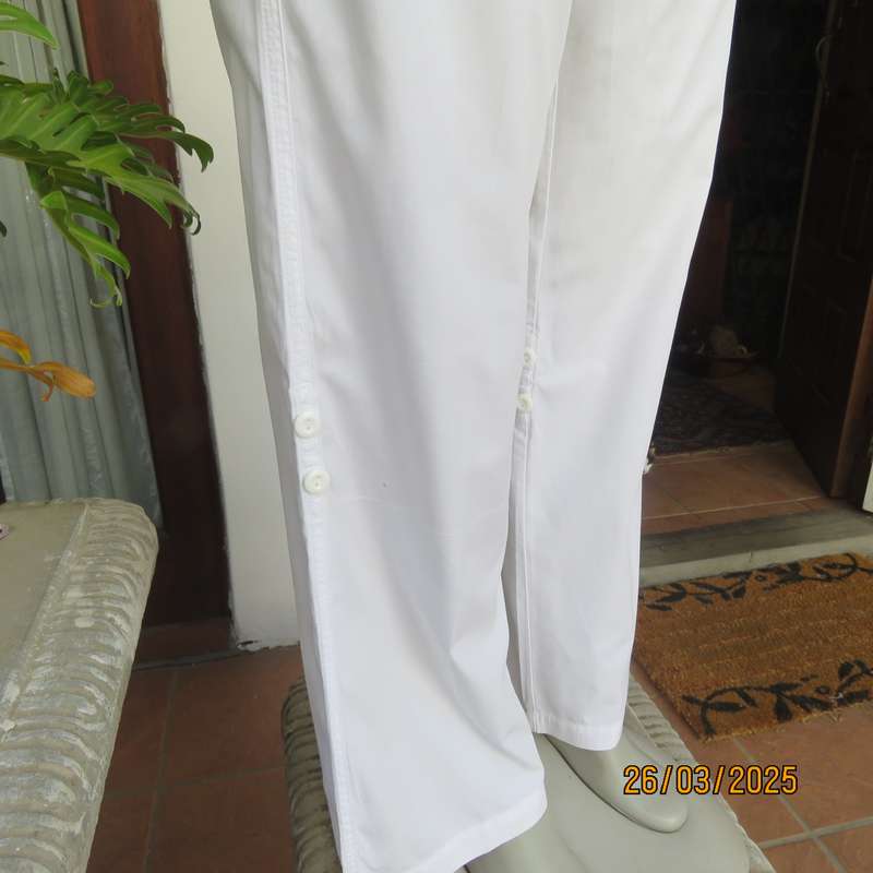 WOOLWORTHS snow white 100% cotton casual size 36 pants. Pockets back-front.