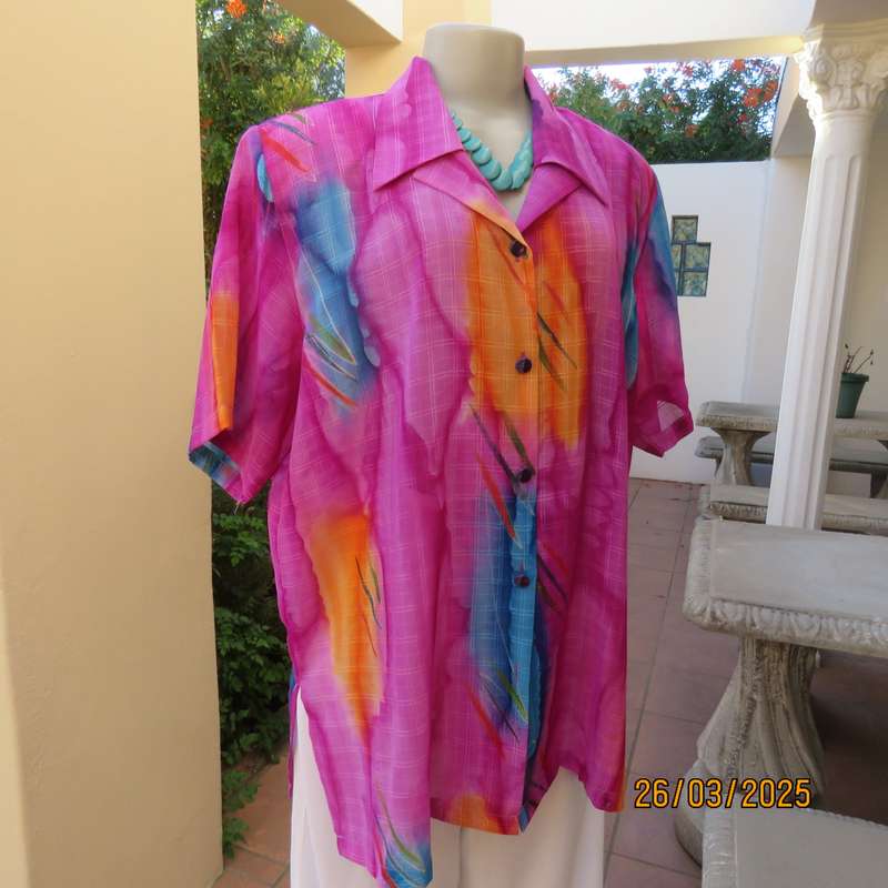 KKK sheer polyester colourful short sleeve top in violet-orange-blue. Size 44.