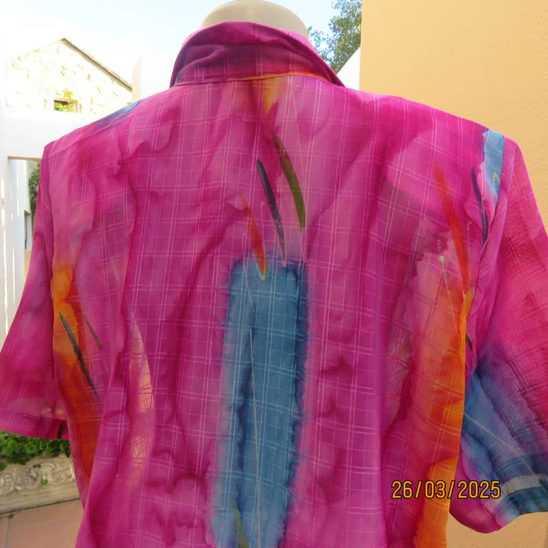 KKK sheer polyester colourful short sleeve top in violet-orange-blue. Size 44.