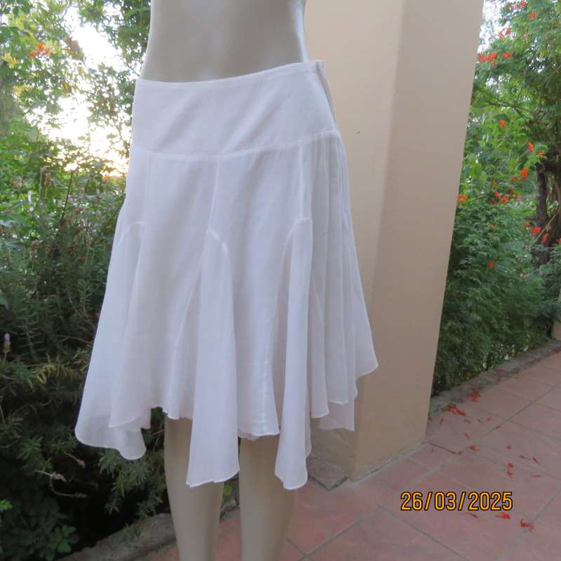 WOOLWORTHS high low pointed thin cotton white gored 2 layer skirt size 32.