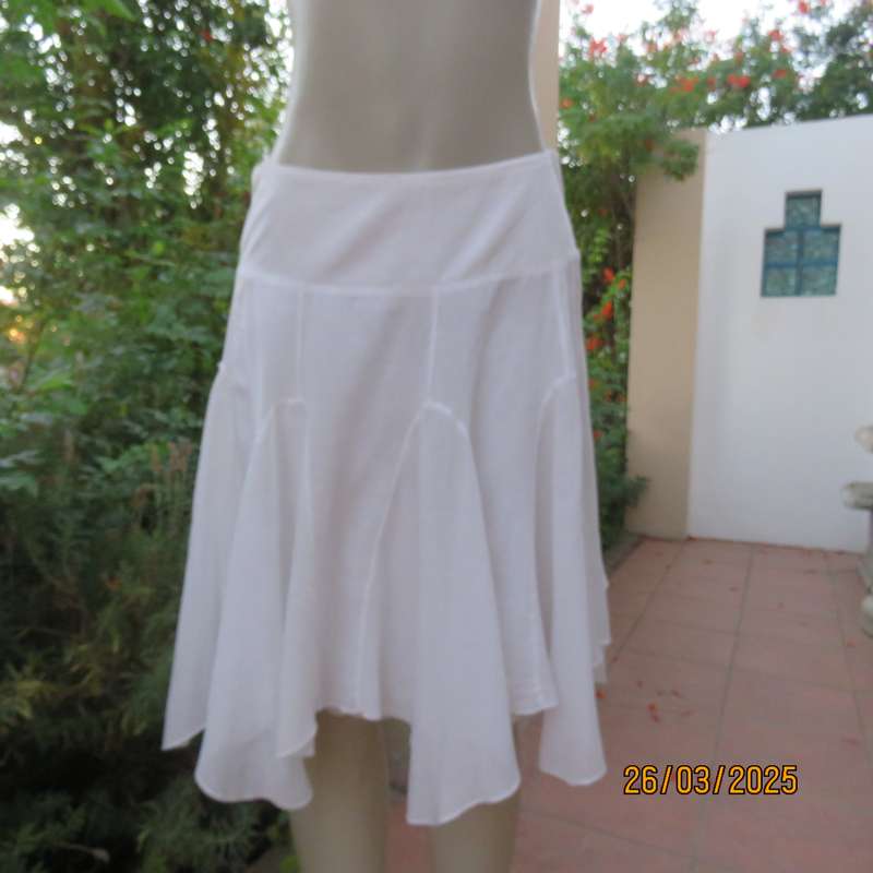 WOOLWORTHS high low pointed thin cotton white gored 2 layer skirt size 32.