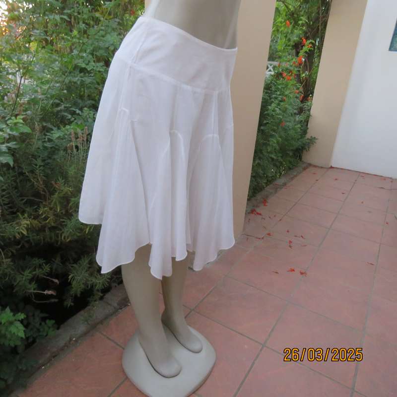 WOOLWORTHS high low pointed thin cotton white gored 2 layer skirt size 32.
