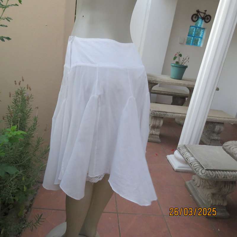 WOOLWORTHS high low pointed thin cotton white gored 2 layer skirt size 32.