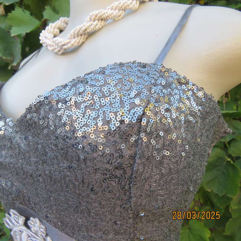 GERANO silvergrey evening dress with sequin bust area. Wide tulle bottom Size 40